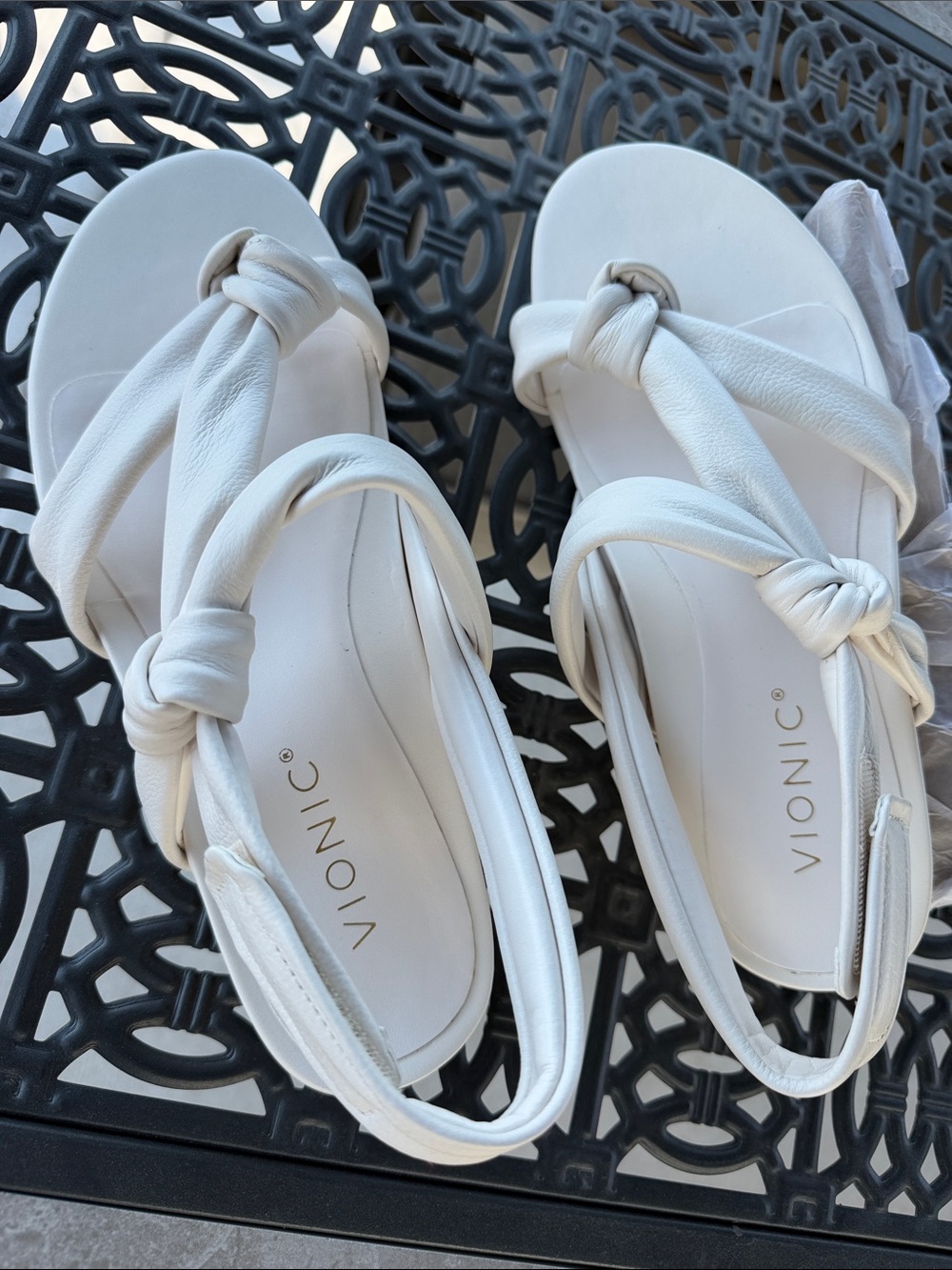 Vionic White Knotted Slingback Sandals